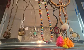 Collares varios