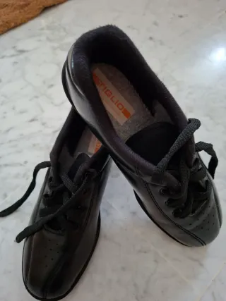 Zapatillas Tiglio cordones negras