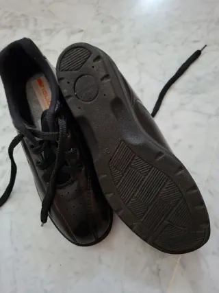 Zapatillas Tiglio cordones negras