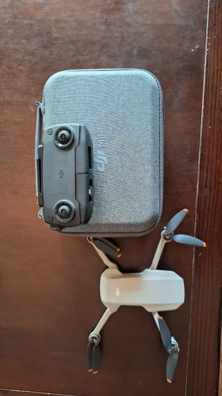 Dron DJI Mini SE con control y maletín