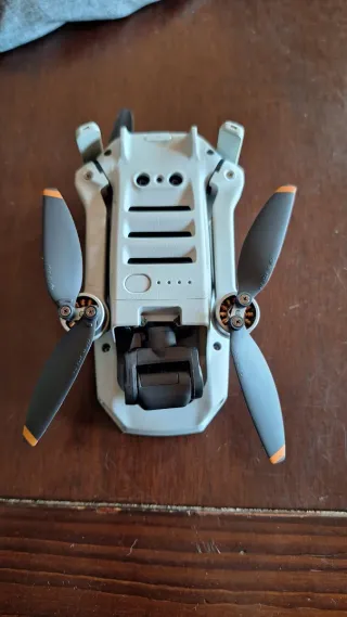 Dron DJI Mini SE con control y maletín