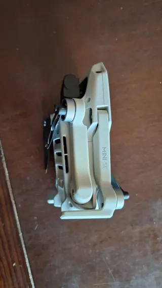 Dron DJI Mini SE con control y maletín