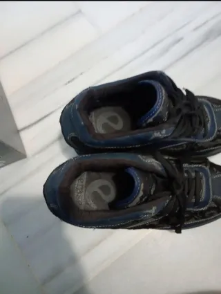 Stivali neri con lacci