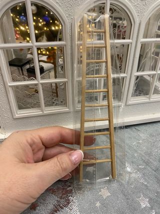 Scala in miniatura per casa delle bambole