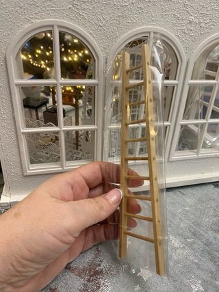 Scala in miniatura per casa delle bambole