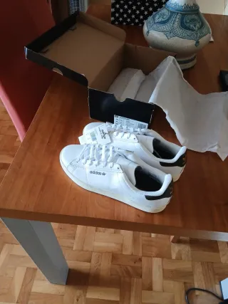 Ocasión Adidas piel originales.