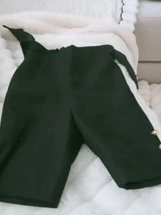 Traje de torreti niño verde y beige.