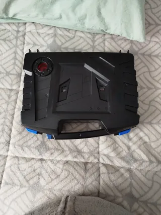 Maletín de espionaje negro y azul