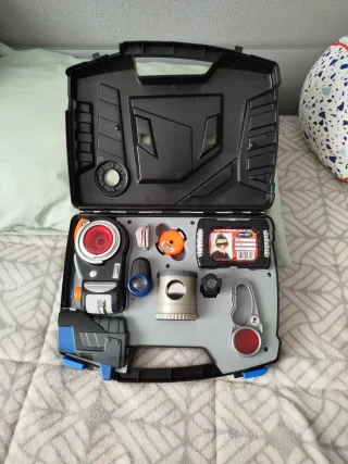 Maletín de espionaje negro y azul