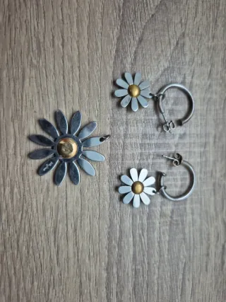 Conjunto colgante y pendientes flor acero/oro