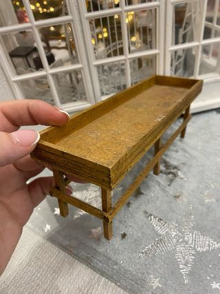 Tavolo per casa delle bambole