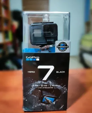GoPro Hero 7 Black + confezione originale -Leggere