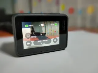 GoPro Hero 7 Black + confezione originale -Leggere