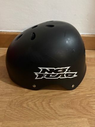 Casco skateboard/bici/pattini colore nero