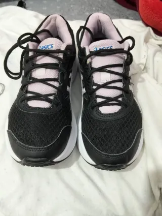 Zapatillas Asics Negras y Rosas