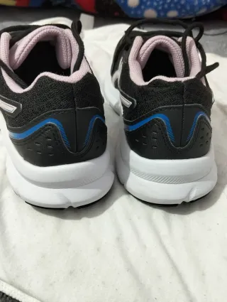 Zapatillas Asics Negras y Rosas