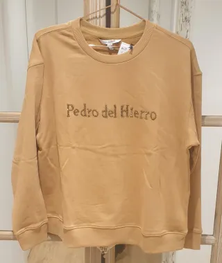 Rebajada al 50%‼️Sudadera con Logo pedrería