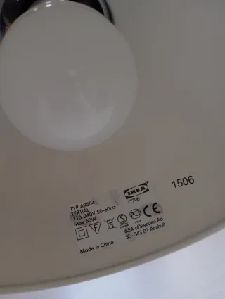 Lámpara de escritorio Ikea plateada