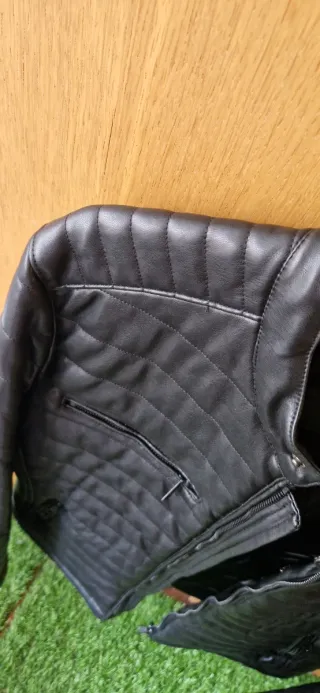 Chaqueta acolchada hombre negra