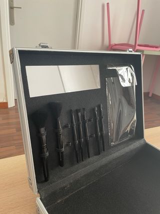 Maletín maquillaje + productos