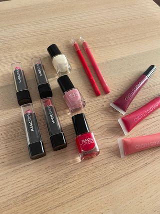 Maletín maquillaje + productos