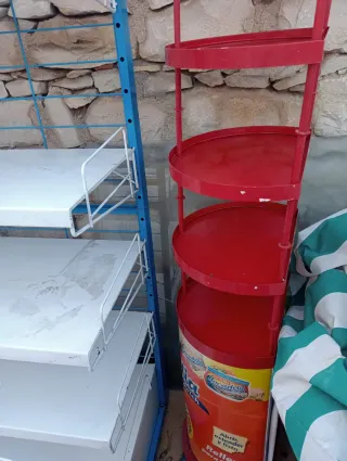 Estanterías metálicas para tienda