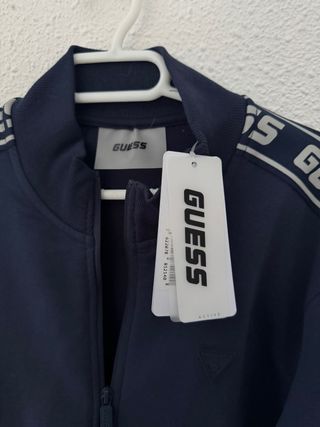 Sudadera Guess Azul con Logo en Mangas