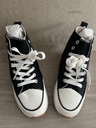 Zapatillas negras plataforma blancas