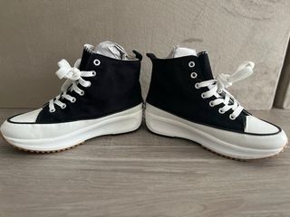 Zapatillas negras plataforma blancas