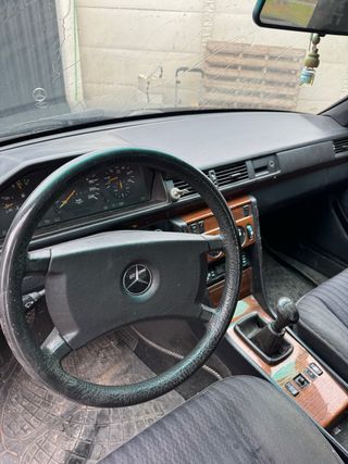 Mercedes-Benz Clase E 1990