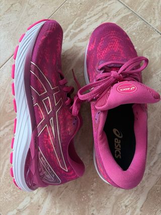 Zapatillas Asics Gel-Cumulus 23 Fucsia