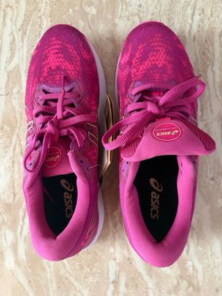 Zapatillas Asics Gel-Cumulus 23 Fucsia