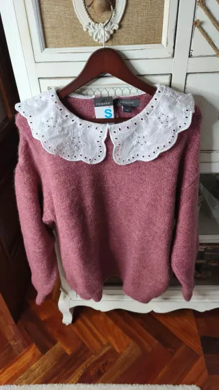 Jersey rosa con babero blanco