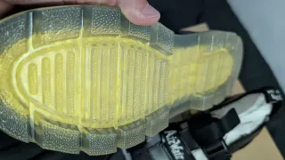 Sandali Dr. Martens neri mai indossati