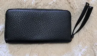 Portafoglio Liu Jo nero con borchie oro