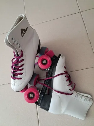 Patines de 4 ruedas blancos