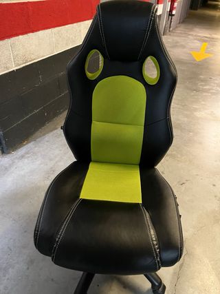 Silla de oficina ergonómica negra y verde