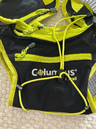 Mochila Chaleco Trail Columbus Negra y Amarilla