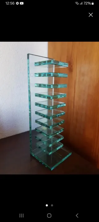 Scaffale a gradini in vetro