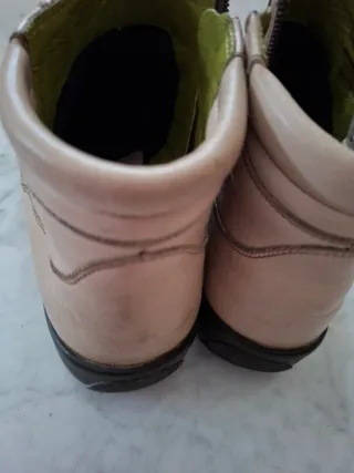 Botines beige cuero cremallera