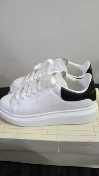 Alexander McQueen Scarpe Bianche e Nere originali