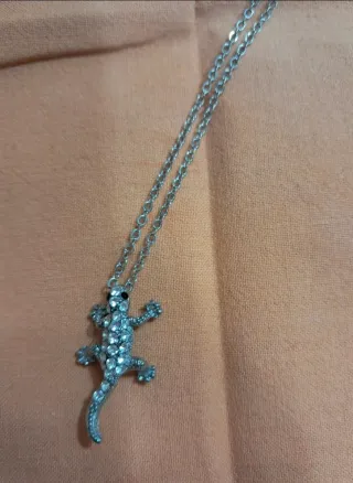 Lotto 2 collane e 2 paia orecchini