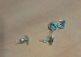 Lotto 2 collane e 2 paia orecchini