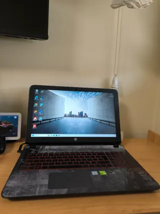 Portatile HP 15-an002ns Nero