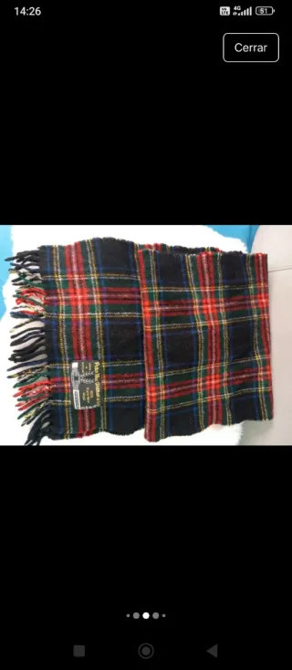 Bufanda de lana pura a cuadros negra roja  verde y