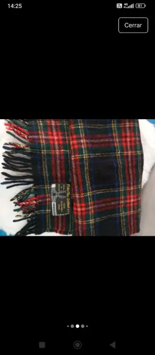 Bufanda de lana pura a cuadros negra roja  verde y