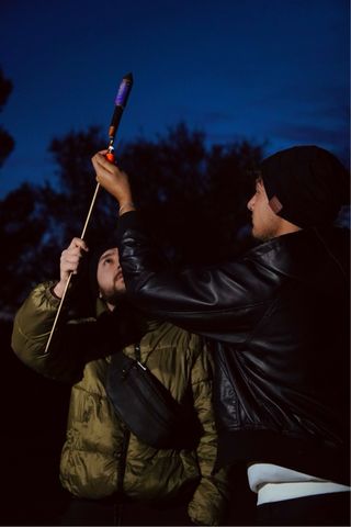 Gorro Bluetooth con forro polar, y micrófono.