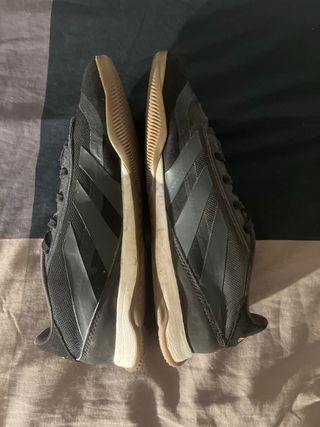 Zapatillas Adidas Predator futsal Negras y Doradas