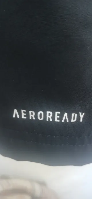 Giacca a vento Adidas nera con cappuccio nuova