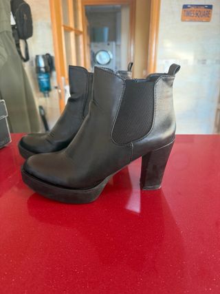 Botines de tacón negros